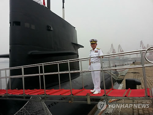 해군참모총장, 중국 잠수함 방문