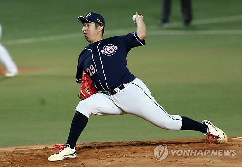 유희관 연봉 2천600만원→1억원…두산 최고인상률