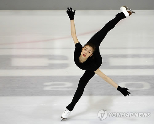 공식 첫 훈련하는 피겨여왕 김연아