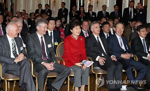 한-스위스 경제인 포럼 참석한 박 대통령