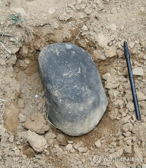 진주서 또 발견된 운석 추정 암석