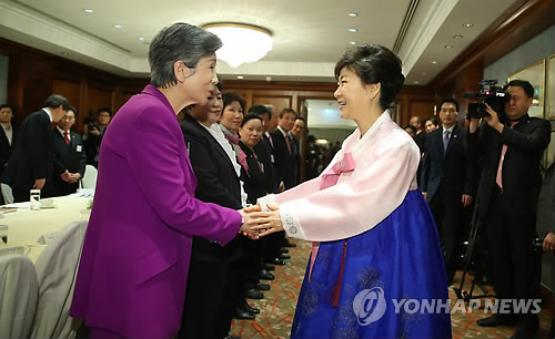 파독 간호사 접견하는 박 대통령