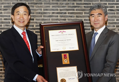 이서영 전 주미국방무관, 미 공로훈장 받아