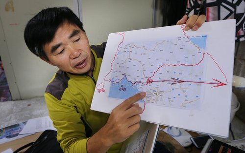 대북전단 풍선 경로 설명하는 이민복