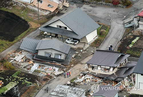 일본 나가노현 강진…무너진 가옥