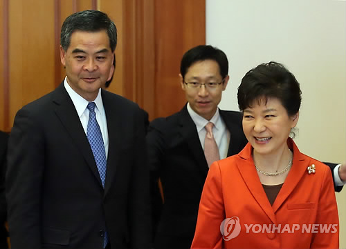 박 대통령, 홍콩행정수반 접견