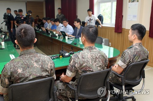 지뢰폭발 당시 설명하는 수색대원들