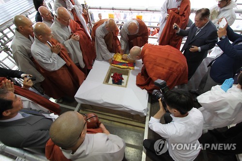 경주 불국사 석가탑 사리, 다시 천년의 잠에 들다