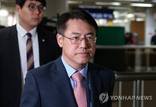 '이태원 살인사건' 법정 출석하는 패터슨 측 변호사