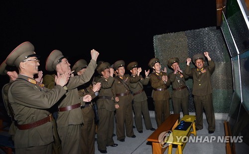 북한군, 야간 기습상륙저지 실탄훈련