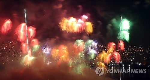 북항서 1만5천발 불꽃쇼…26일 부산항축제 개막