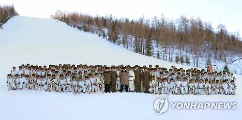 北김정은, 산악보병부대 스키훈련 참관
