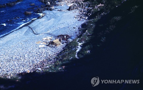 동해에서 소금 만드는 희귀사진