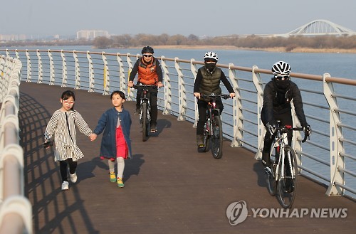 평택호 자전거길 '가족 단위 라이딩 천국'