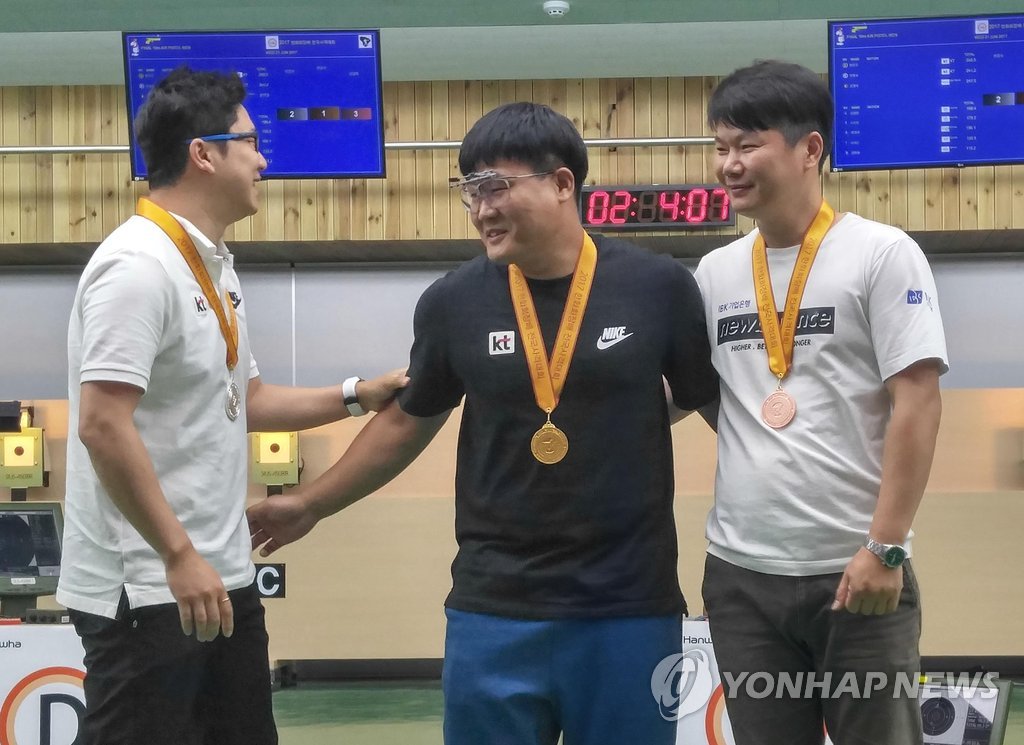 한승우, 10m 공기권총 개인·단체전 금메달…대회 3관왕(종합)