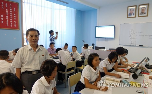 수학·과학 공부하는 북한 어린이