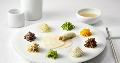 (Yonhap Feature) Traditional Korean cuisine celebrated in Michelin ...