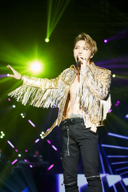  This photo provided by C-JeS Entertainment shows Kim Jae-joong perform in Thailand on March 18, 2017. (Yonhap) 